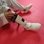 P10 Kicktronics, regolazione della cinghia e della chiusura laterale