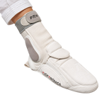 Kicktronics P10, indossato al piede, vista laterale