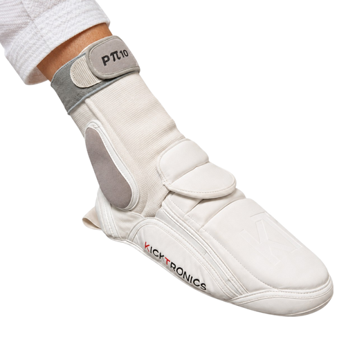 Kicktronics P10, am Fuß getragen, Seitenansicht